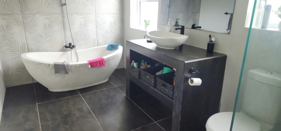 To Let 3 Bedroom Property for Rent in Bay View Western Cape